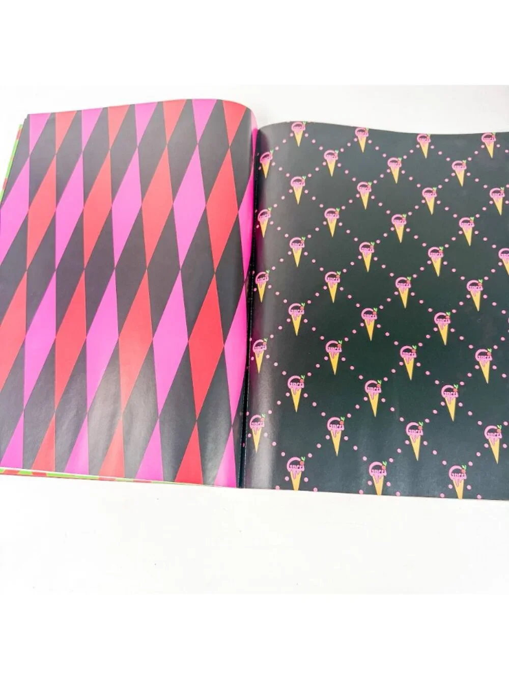 2022 Holiday Wrapping Paper Book Greetings From Gucci 10 Pages Geometric Pattern